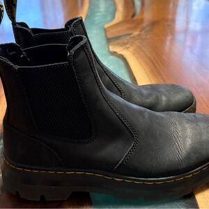 DR MARTENS Embury Black Leather Boots Mens sz 8, Womens sz 9